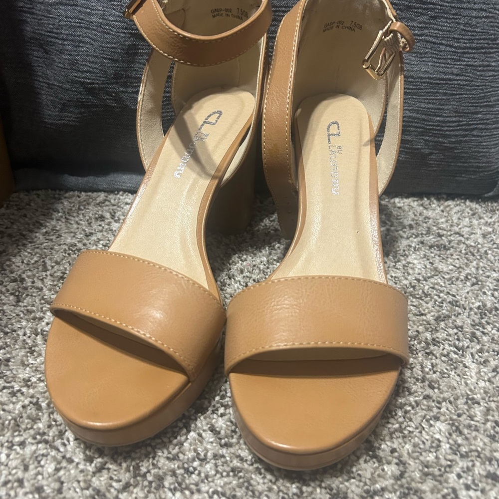 CL by Laundry Brown Women's Heels